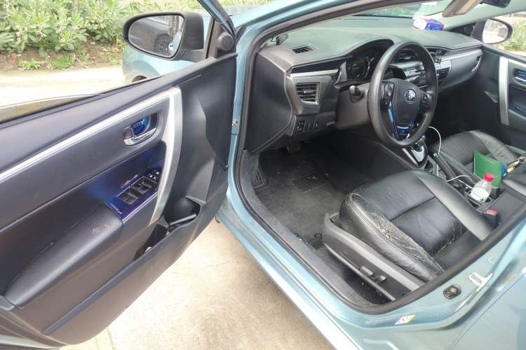 Used Toyota Corolla 2016 Dual-Engine 1.8L E-CVT Leading Edition Driver Seat