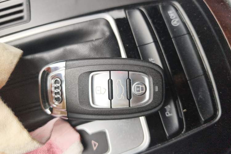 Used Audi A4L 2016 35 TFSI Collection Edition S line Comfort Model Vehicle Key