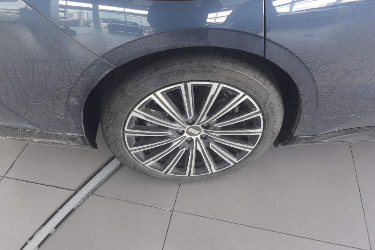 Used Geely Galaxy 8 2025 130km EM-P Starship Edition
