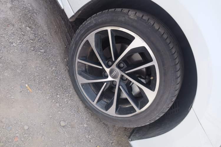 Used Audi A3 2021 A3L Limousine 35 TFSI Progressive Sport Edition Right Front Wheel Hub