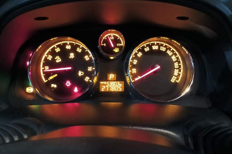 Used Opel Antara 2011 2.4 Luxury Two-Wheel-Drive Version