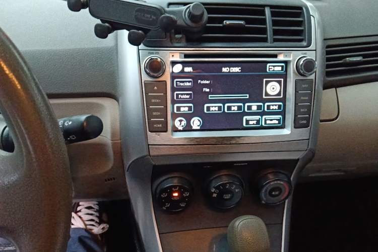 Used Toyota Verso 2015 180E CVT Crossover Edition Audio And AC Panel