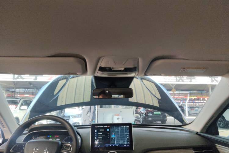 Used Hongqi E-QM5 2024 610 km PLUS
