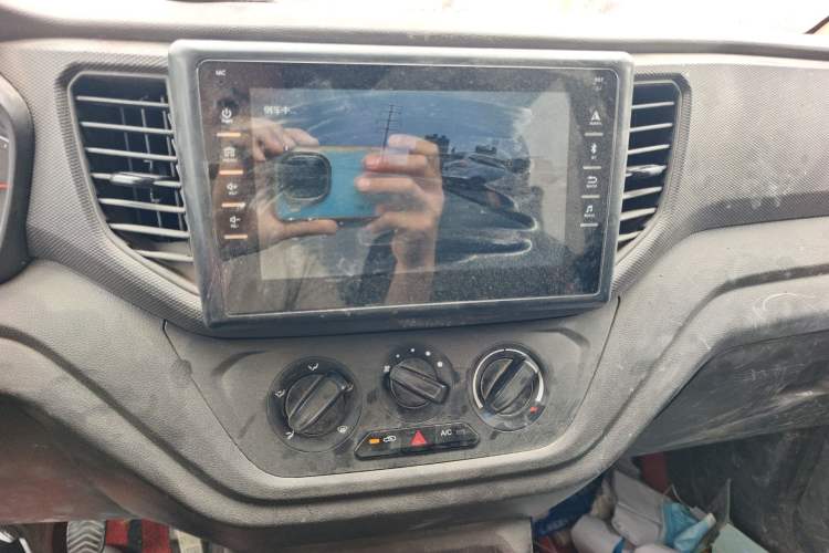 Used Wuling Hongguang V 2022 1.5L Enjoy Edition Hydraulic Power Steering LAR Audio And AC Panel