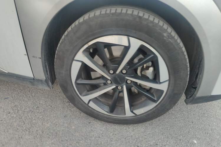 Used AION Y 2023 Plus 510 Smart Edition Right Front Wheel Hub