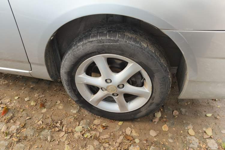 Used Toyota Corolla EX 2013 1.6L Automatic Luxury Edition Right Front Wheel Hub