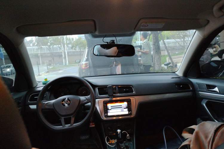 Used Volkswagen Gran Lavida 2015 1.6L Automatic Fashion Edition
