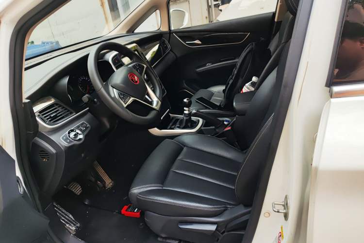 Used BYD Song MAX 2017 1.5T Manual Smart Connect Luxury 7-Seater
