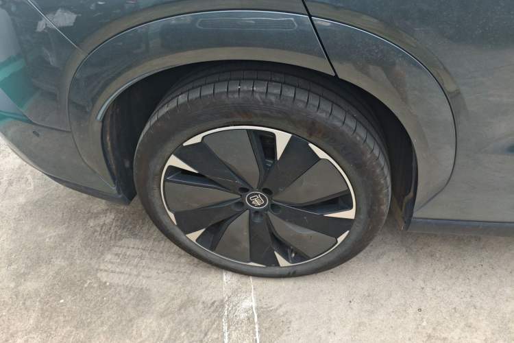 Used BYD Tang L 2025 DM 175KM Drone Player Edition Right Rear Wheel Hub