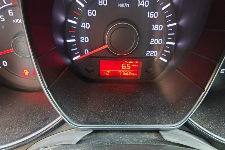 Used Kia K2 2015 Sedan 1.4L MT GLS