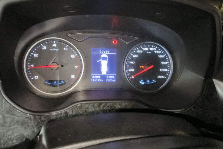 Used JAC Refine M4 2016 2.0L Manual Luxury Version