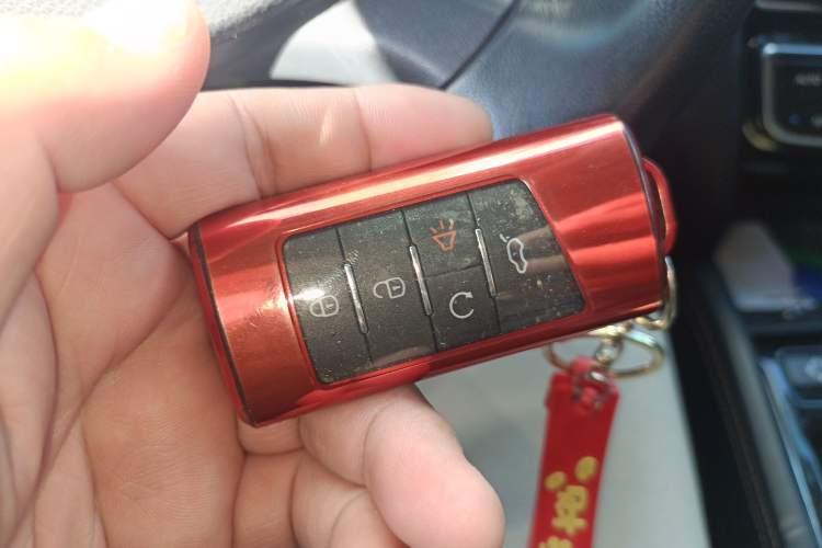 Used GAC Trumpchi GS8 2017 320T Two-Wheel Drive Luxury Smart Connectivity Version (7 Seats) Vehicle Key