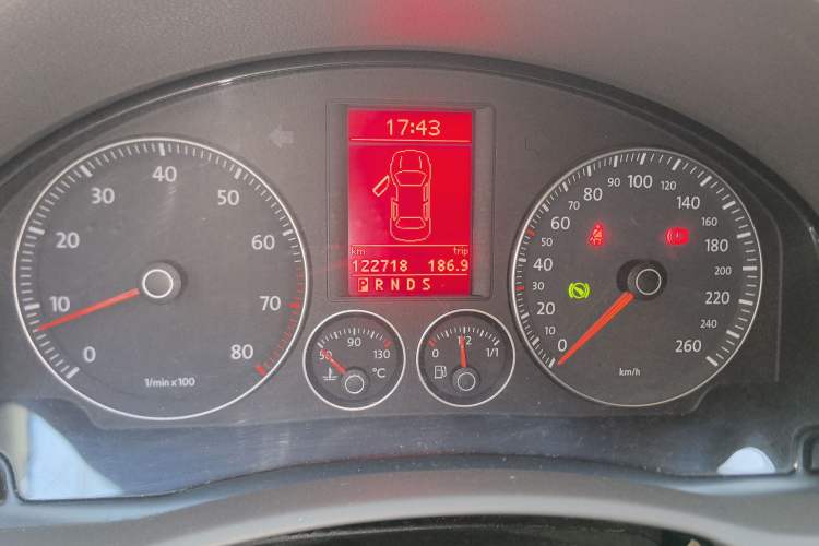 Used Volkswagen Sagitar 2010 1.4 TSI Automatic Luxury Model
