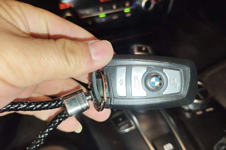 Used BMW 5 Series 2013 525Li Luxury Model
