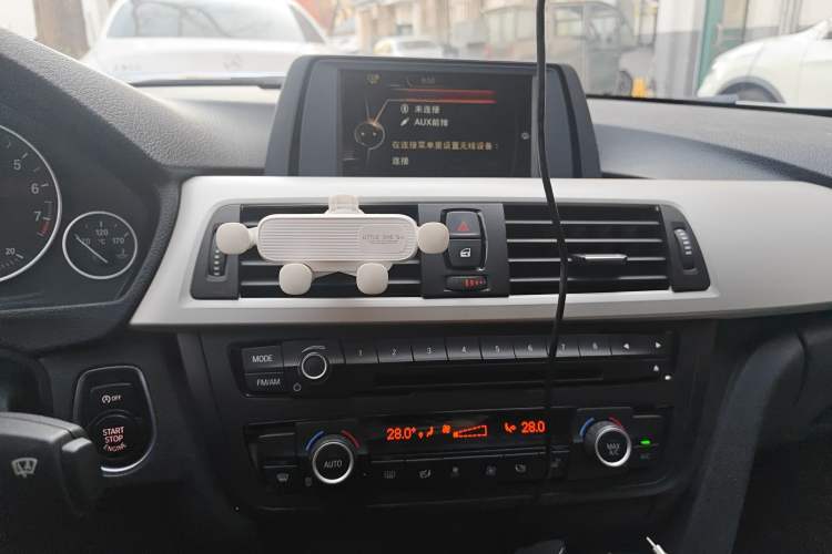 Used BMW 3 Series 2015 320Li Luxury Edition Fashion Model Audio And AC Panel