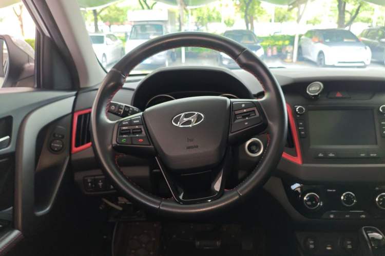 Used Hyundai ix25 2017 1.4T Automatic Smart Version
