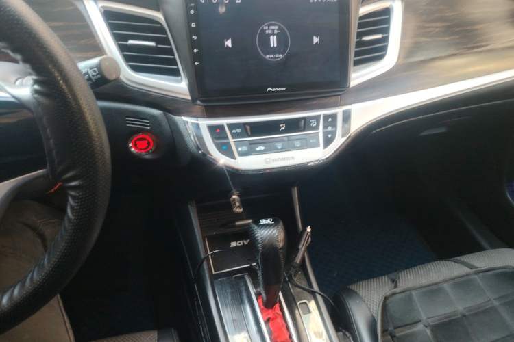 Used Honda Jade 2017 1.8L automatic Comfort version 5 seats
