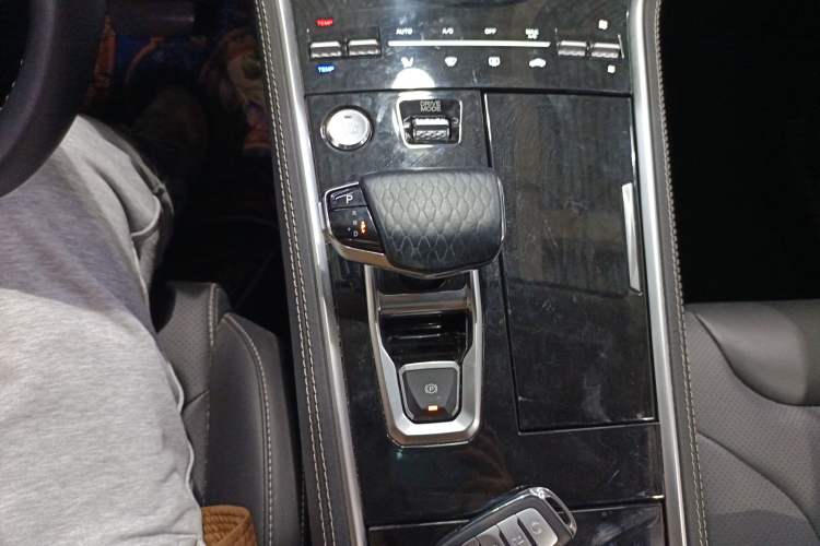 Used Changan CS85 COUPE 2021 1.5T DCT Luxury Edition