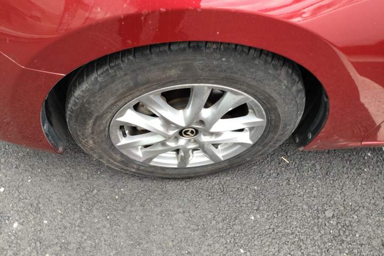 Used Mazda 3 Axela 2017 Hatchback 1.5L Automatic Luxury Model Emission Standard China V Left Front Wheel Hub