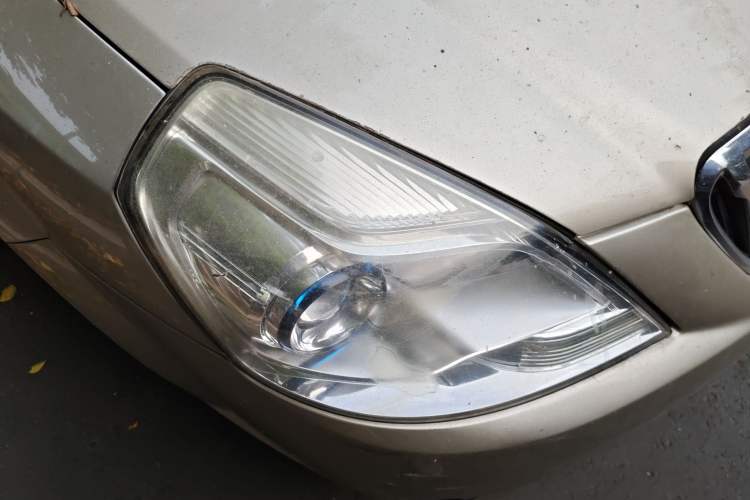 Used Buick Excelle 2013 1.5L Automatic Classic Model Right Front Headlight