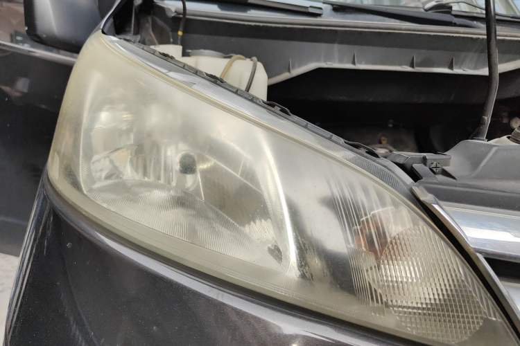 Used Nissan NV200 2016 1.6L CVT Deluxe Model Right Front Headlight