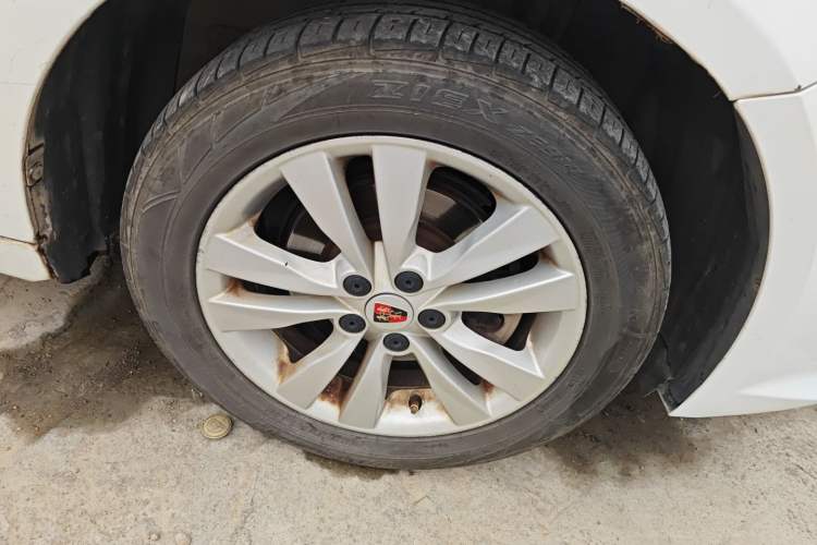 Used Roewe 360 2018 PLUS 1.5L Automatic Luxury Edition Right Front Wheel Hub