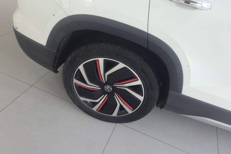 Used Volkswagen Tharu 2023 300TSI Two-Wheel-Drive Full Moon Edition Right Rear Wheel Hub