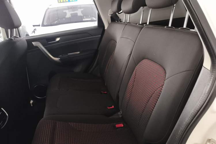 Used Haval M6 2019 1.5T Manual Two-Wheel Drive Urban Version China VI Standard
