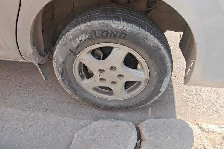 Used FORTHING Lingzhi 2015 M3 1.6L 7-Seater Luxury Model
