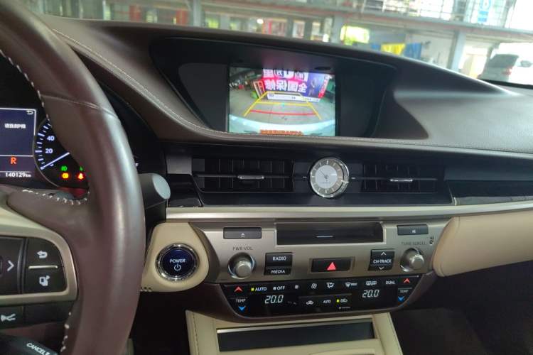 Used Lexus ES 2015 300h Comfort Edition
