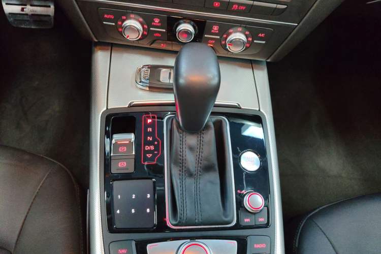 Used Audi A6L 2018 30th Anniversary Edition 35 TFSI Fashion Model Gear Lever