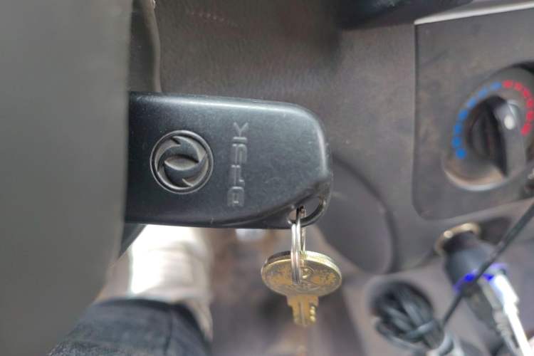 Used Dongfeng Xiaokang K07S 2015 1.2L Practical Version DK12-05
