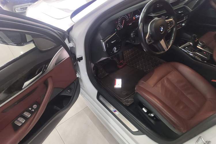 Used BMW 5 Series 2019 Restyled 530Li Luxury Edition M Sport Package Driver Seat