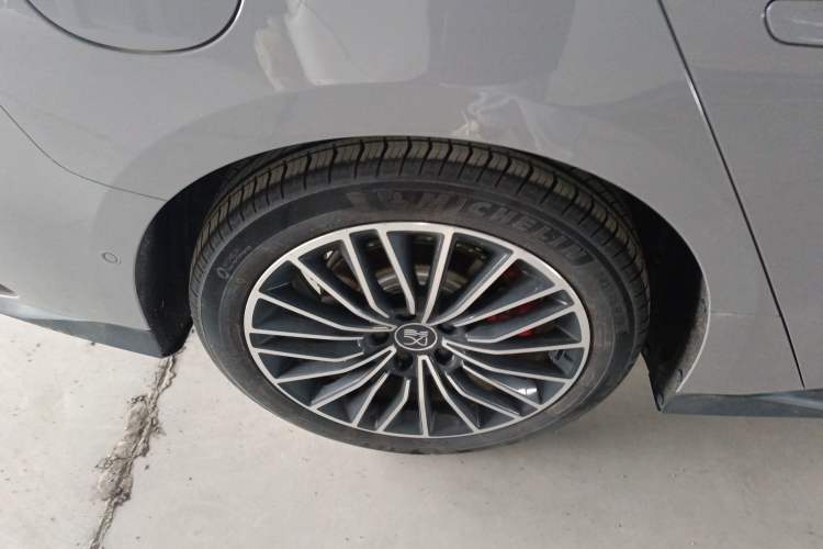 Used BYD Han 2025 EV Intelligent Driving Edition 701KM LiDAR Flagship Model Right Rear Wheel Hub