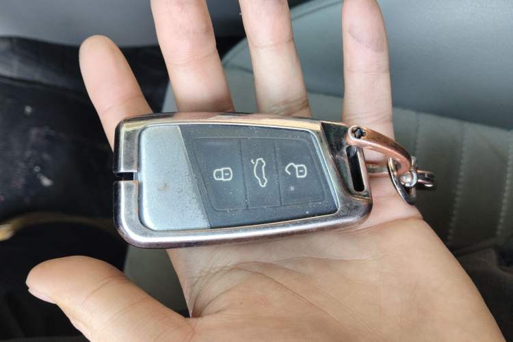 Used Volkswagen Magotan 2017 330TSI DSG Luxury Model Vehicle Key