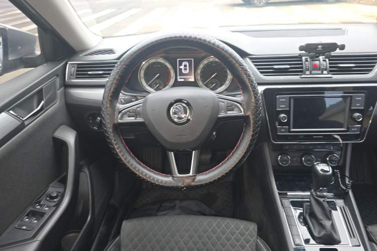 Used Skoda Superb 2018 TSI280 DSG Comfort Edition China V Standard Steering Wheel