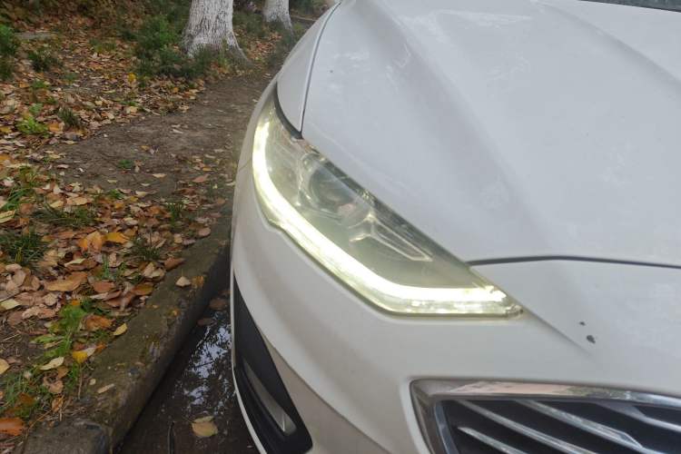 Used Ford Mondeo 2020 EcoBoost 180 Stylish Model Right Front Headlight