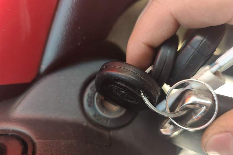 Used Oley 2012 Sedan 1.5L Manual Luxury Model Vehicle Key