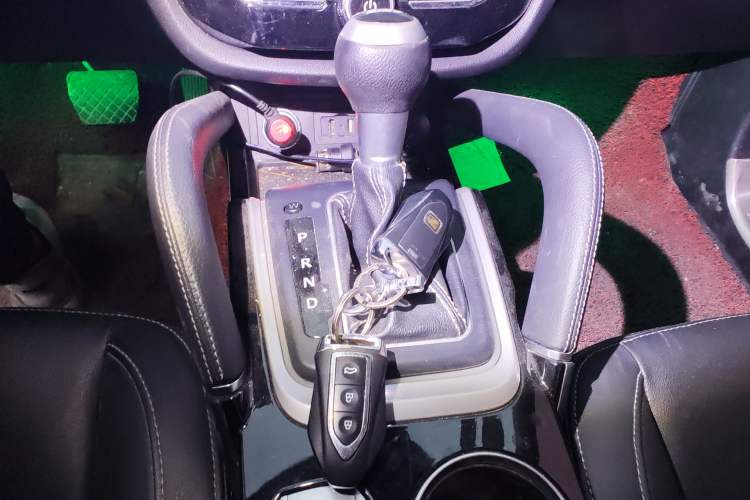 Used Zotye SR7 2016 1.5T CVT Cube Heart Edition China V Standard