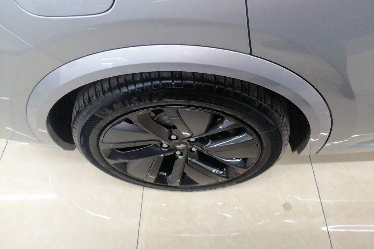 Used Li Auto L8 2023 Pro Model
