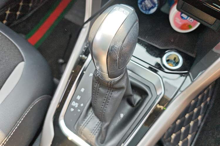 Used Volkswagen T-ROC 2021 280TSI DSG Two-Wheel Drive Elite Connect Edition
