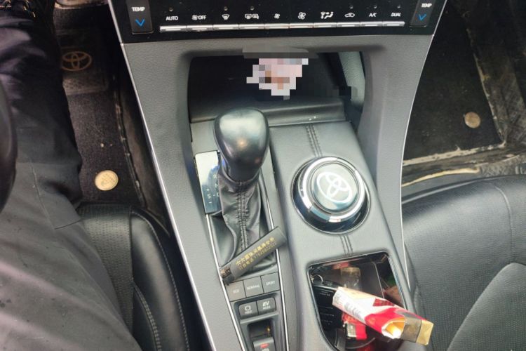 Used Toyota Avalon 2019 Dual-Engine 2.5L Luxury Edition China VI Standard
