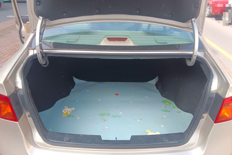 Used Roewe 350 2015 1.5L Automatic Luxury Sunroof Edition