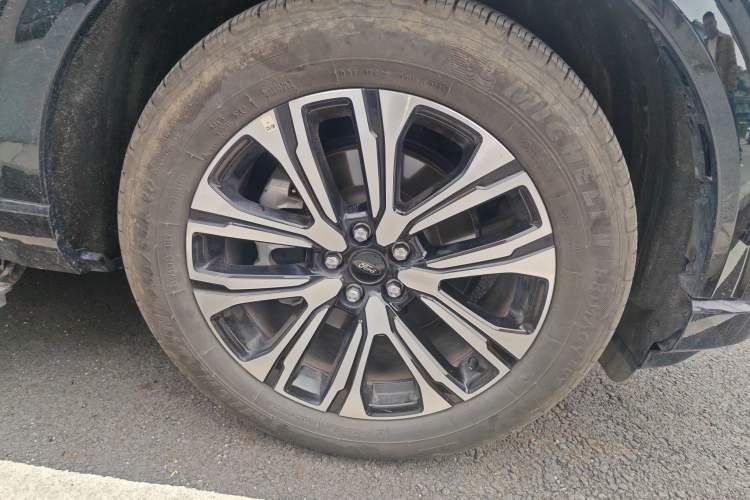 Used Ford Explorer 2024 2.3T EcoBoost Four-Wheel Drive Titanium Edition 7 Seats Right Front Wheel Hub