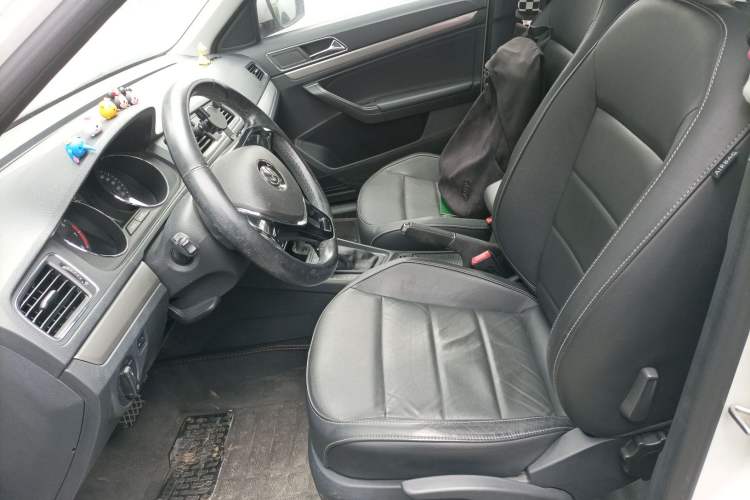 Used Volkswagen Lavida 2015 1.6L Automatic Comfort Edition
