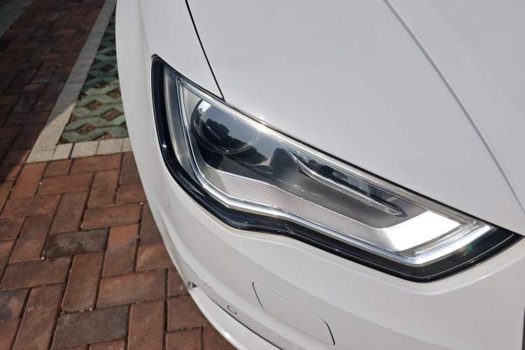 Used Audi A3 2015 Limousine 35 TFSI Millionth Anniversary Intelligent Leading Model
