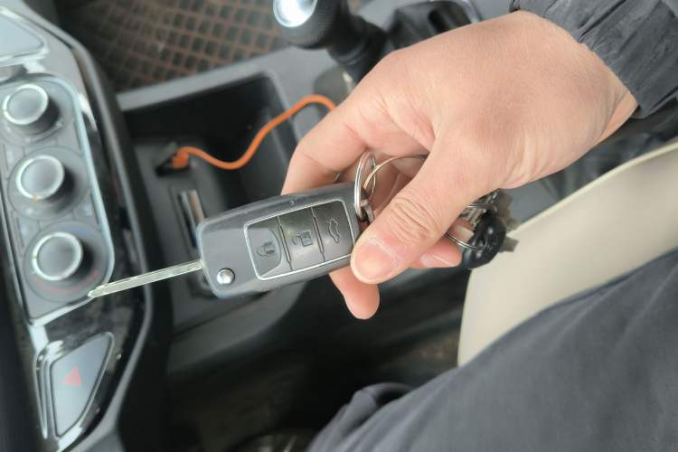 Used FORTHING Lingzhi 2022 M5 1.6L Practical 7-Seater