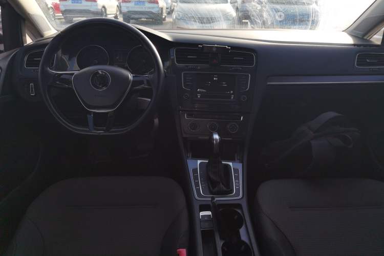 Used Volkswagen Golf 2017 230TSI Automatic Comfort Edition – Celebrating Milestone of One Million Units