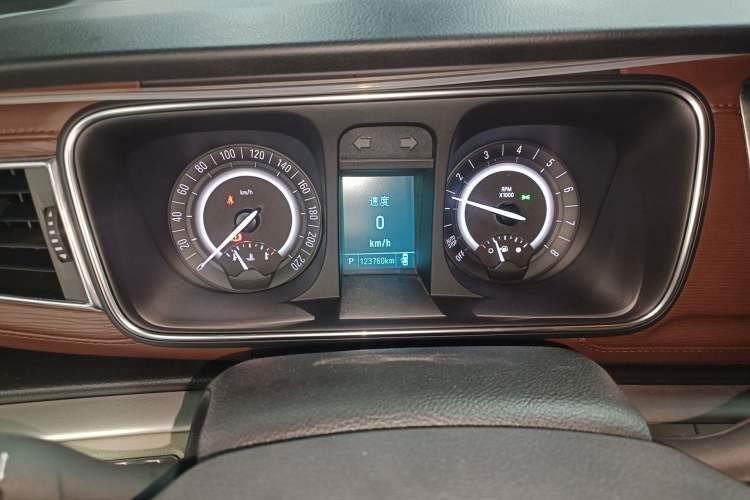 Used Buick GL8 2018 28T Luxury Model China VI Standard
