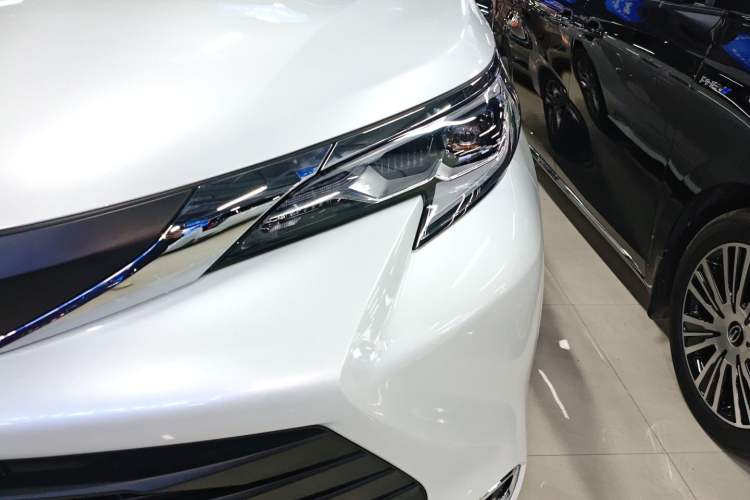 Used Toyota SIENNA 2024 2.5L Hybrid Comfort Edition Left Front Headlight